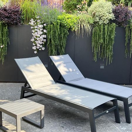 Luxury Lakefront Penthouse Лезено Экстерьер фото
