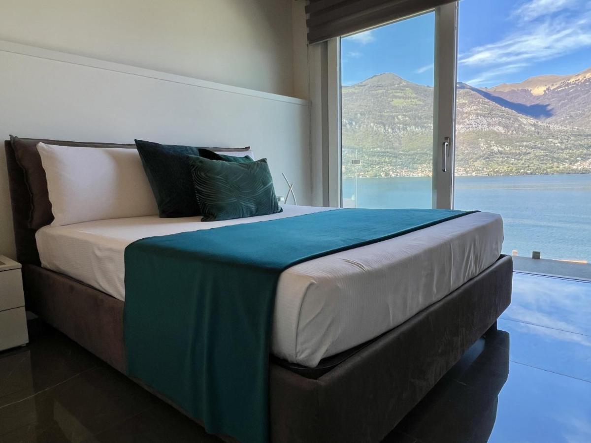 Luxury Lakefront Penthouse Лезено Экстерьер фото